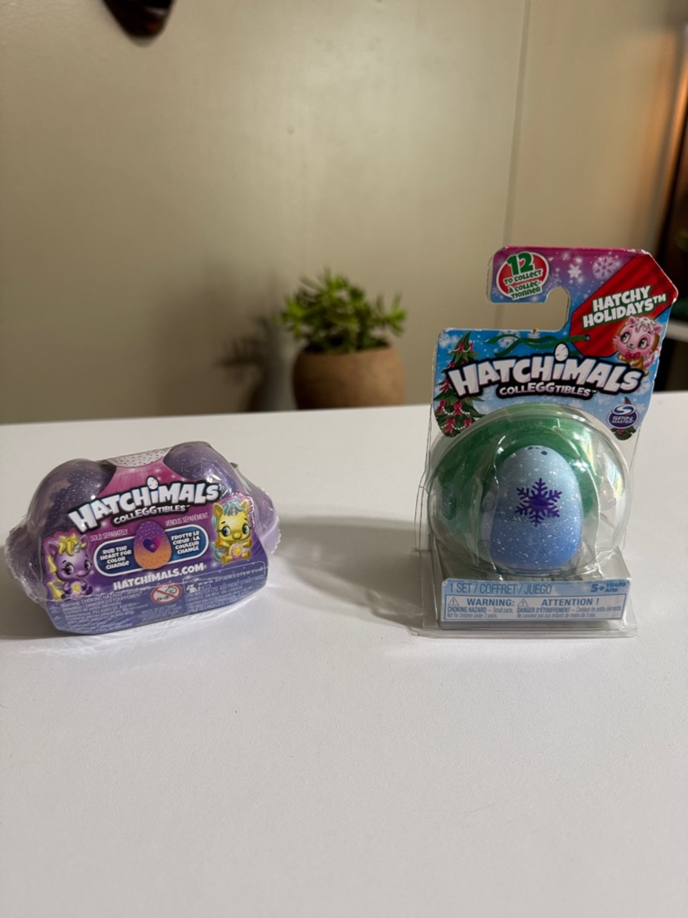 Hatchimals CollEGGtibles BUNDLE Hatchy Holidays Blue Egg AND Unikeets 2 pack